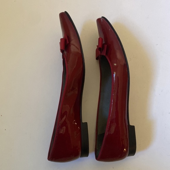 Stuart Weitzman Red Flats with Bow - Picture 6 of 11
